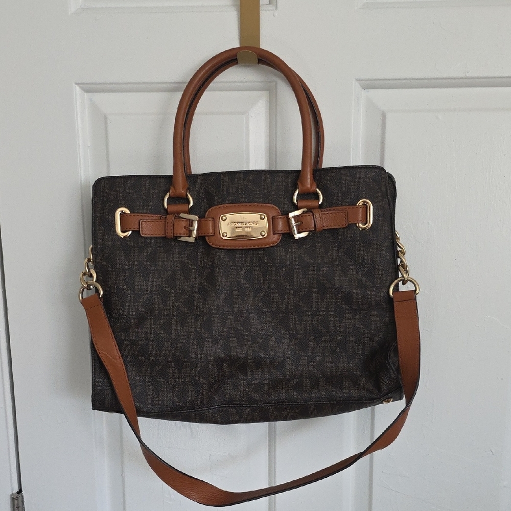 Stylish Brown Shoulder Bag with Gold Accents